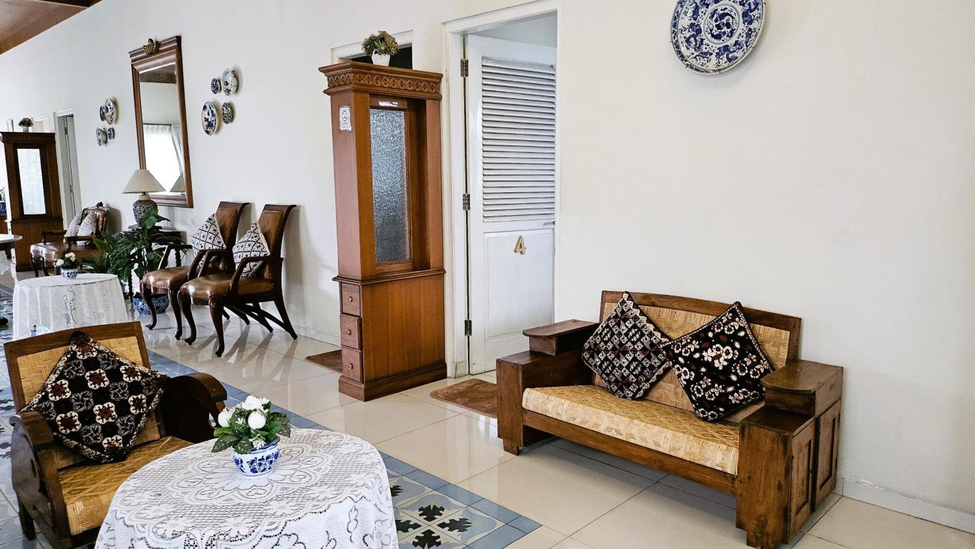 Hotel Surokarsan 9 House Yogyakarta Exterior foto