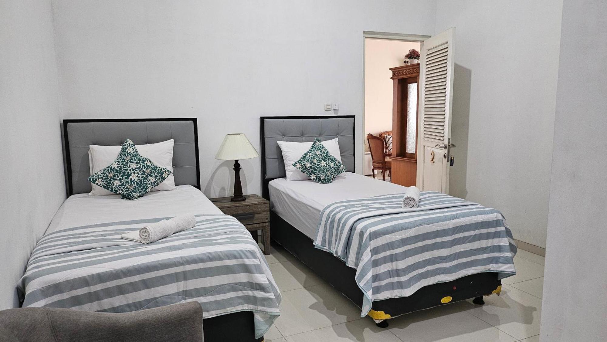 Hotel Surokarsan 9 House Yogyakarta Exterior foto